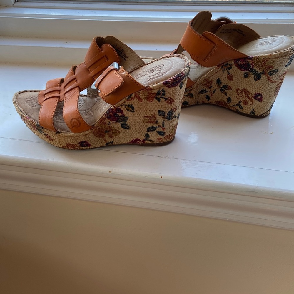Born,floral wedge-size 7